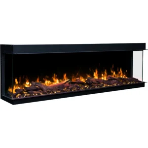 Schräge Seitenansicht des dreiseitigen Elektrokamins Emotion Flame Solis, die die räumliche Tiefe des orangefarbenen Feuers und der Holzscheite zeigt